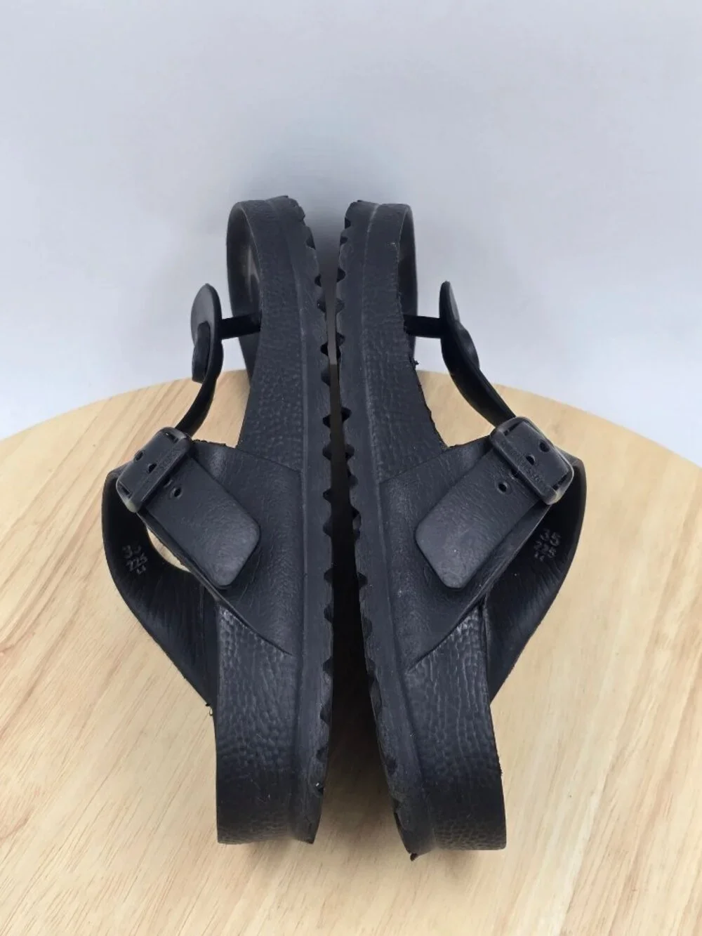 Birkenstock Gizeh Black EVA Rubber Sandals Women's Sz 4